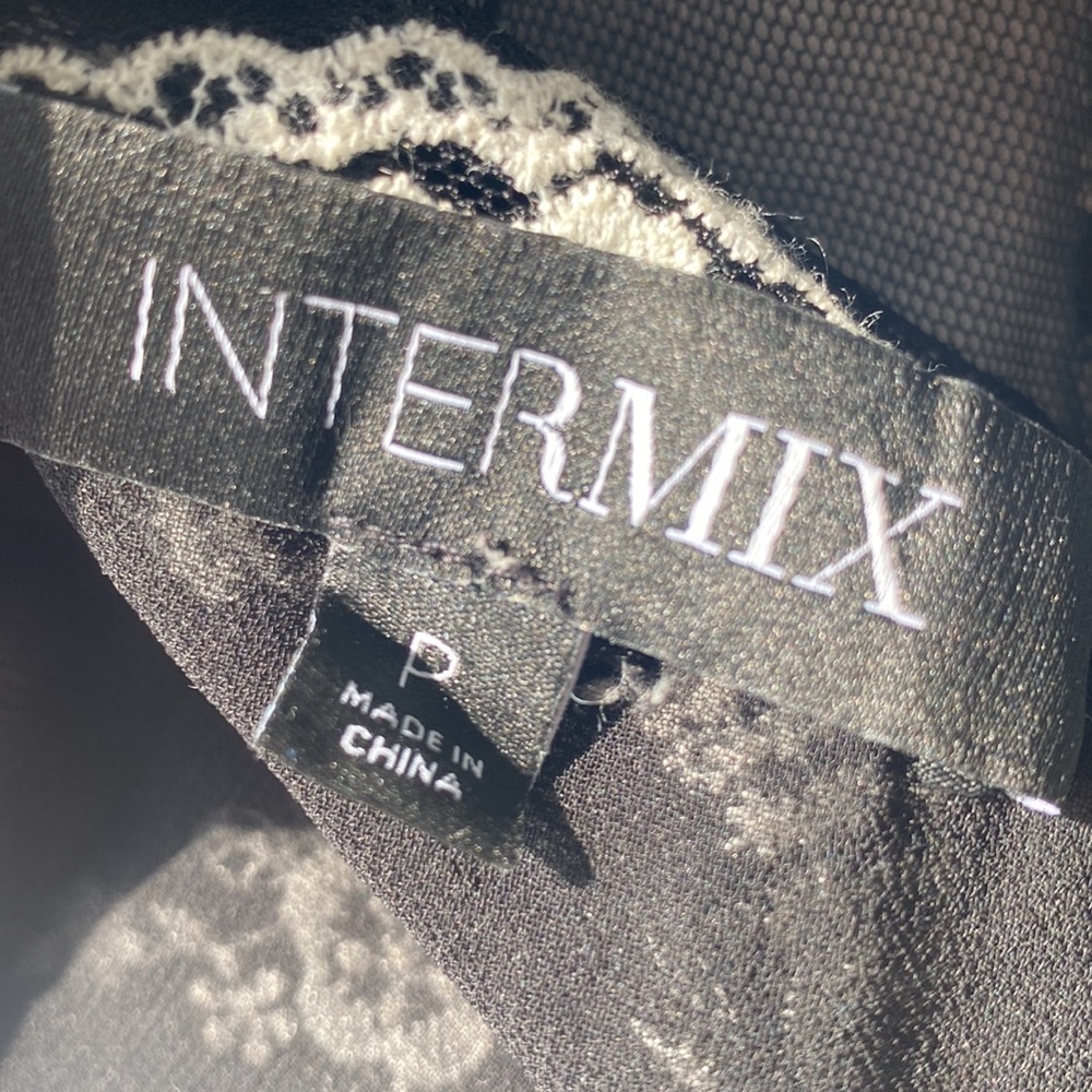 Intermix Blouse - Picture 5 of 5